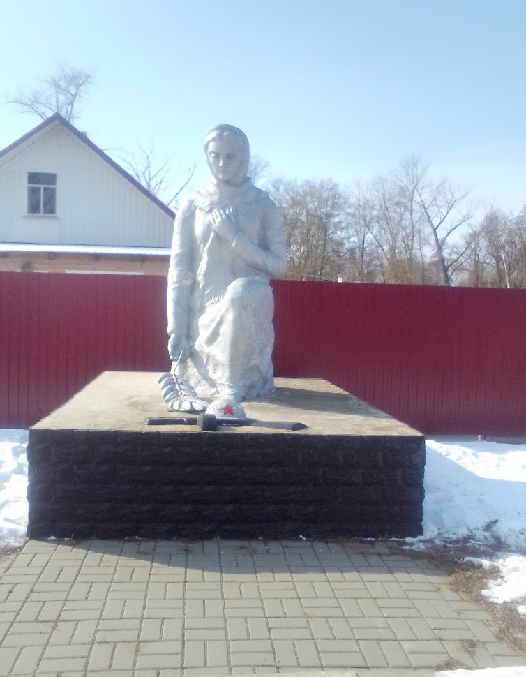 Братская могила воинов Советской Армии, погибших в период Великой Отечественной войны (Мемориал советским воинам)